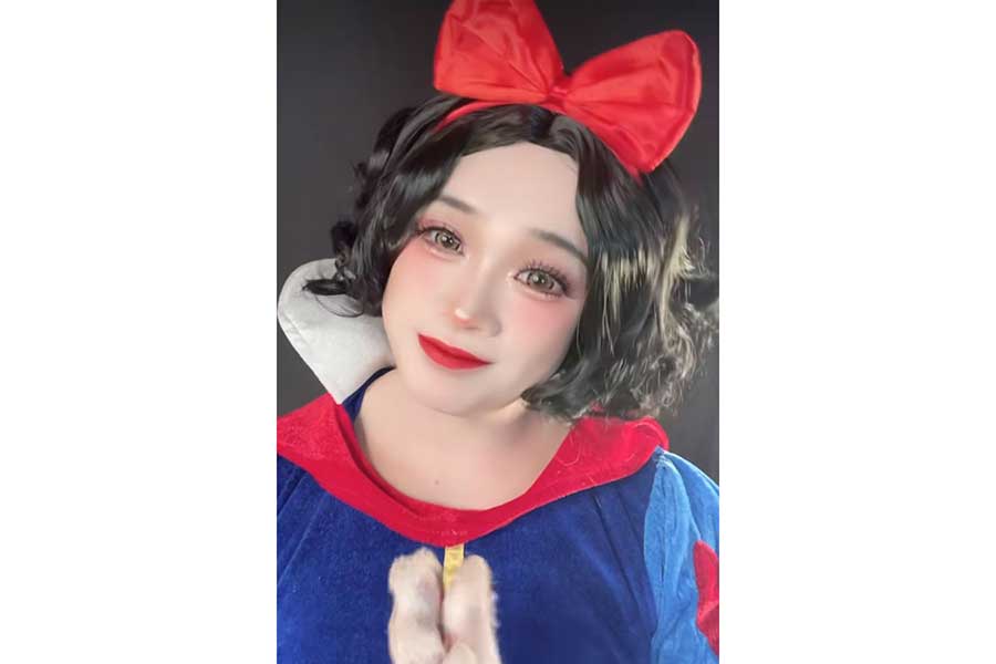 かわいらしい白雪姫に大変身したたろちゃんさん（画像はスクリーンショット）