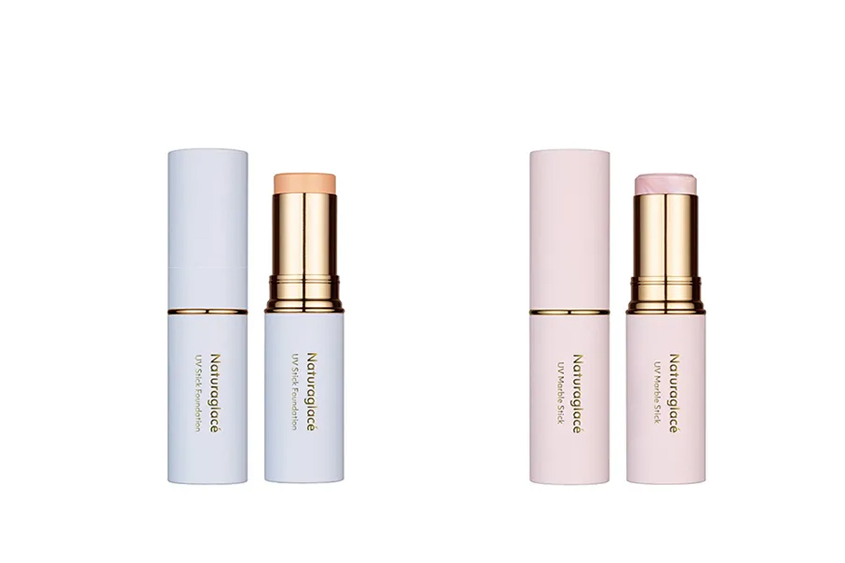 （左から）“UVスティックファンデーション”［SPF50+・PA+++］（全2色、各12g、各4730円）、“UVマーブルスティック”［SPF50+・PA+++］（限定、11g、4730円）