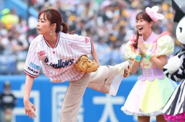 「世界一美しい」神宮を魅了した女子アナ　弾ける笑顔にファン虜「めっちゃ綺麗」 | Full-Count