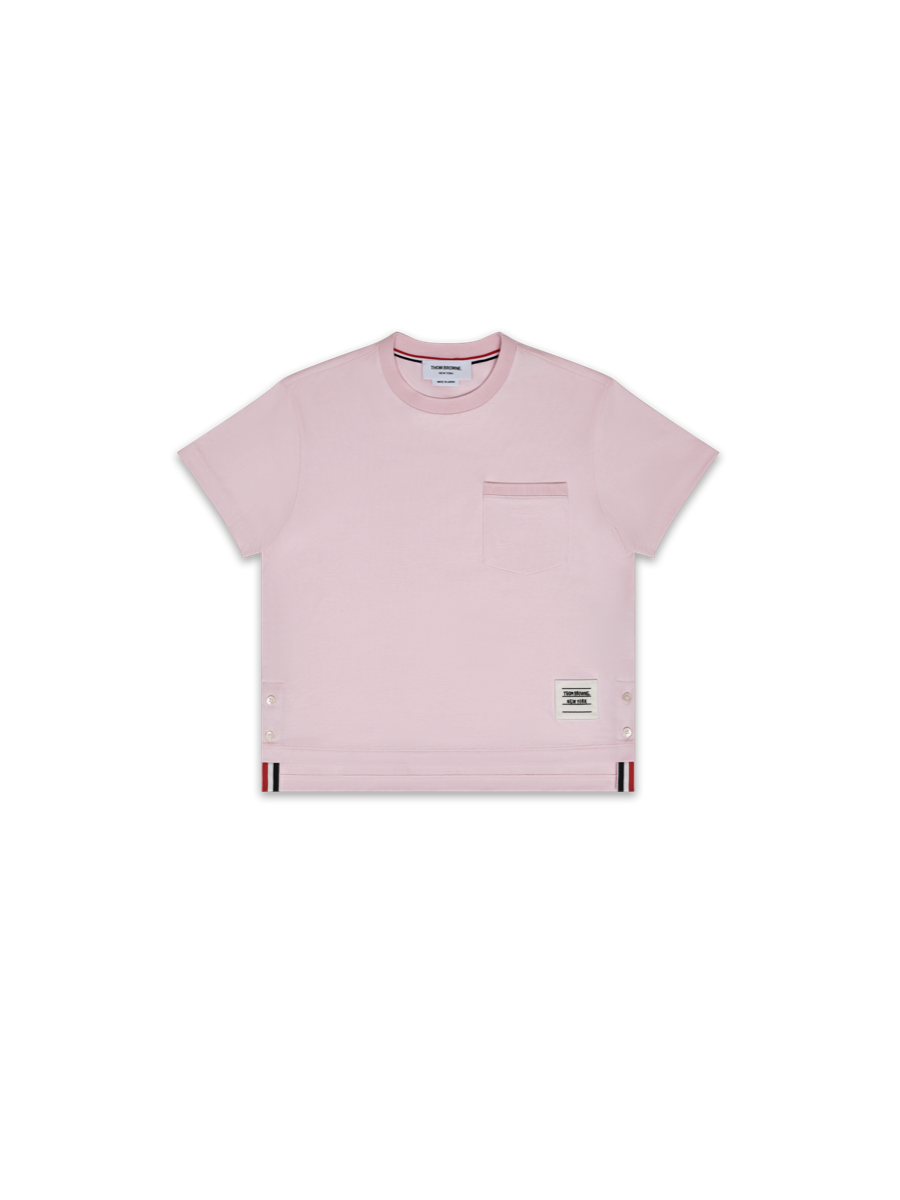 ピンクのtシャツ