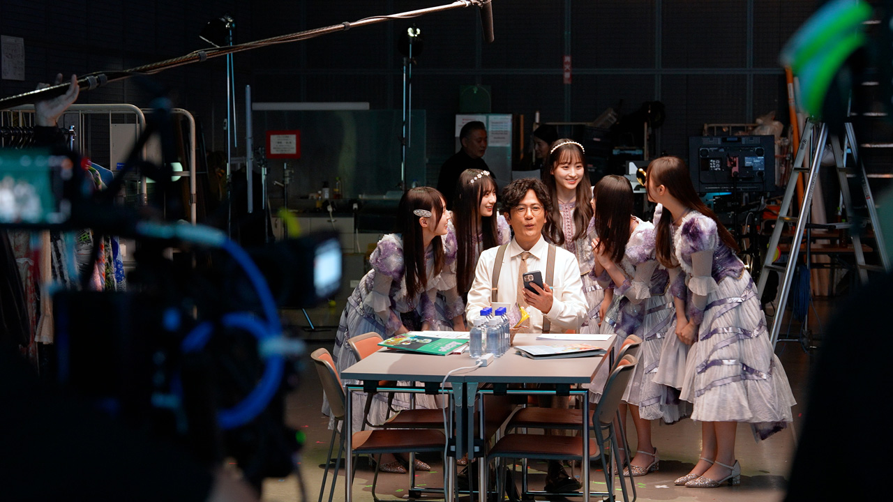 稲垣吾郎 乃木坂46“転生”や弓木奈於に似てる？SmartNews新CM“スマイル”届ける8
