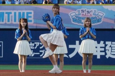 23歳の"ガチ勢"アイドルが降臨　33度のハマスタで渾身の一投…投球も本気で大歓声 | Full-Count