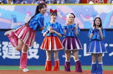 人気美女アイドルが独特リズムの1球　ピンクスカートの投球「足を上げてキャン」 | Full-Count