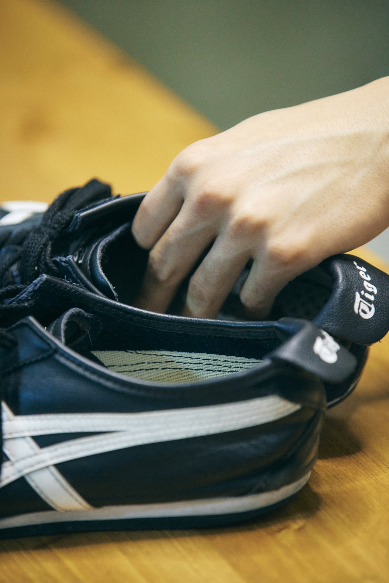 オシャレな人愛用の〈Onitsuka Tiger〉のスニーカーのサイド