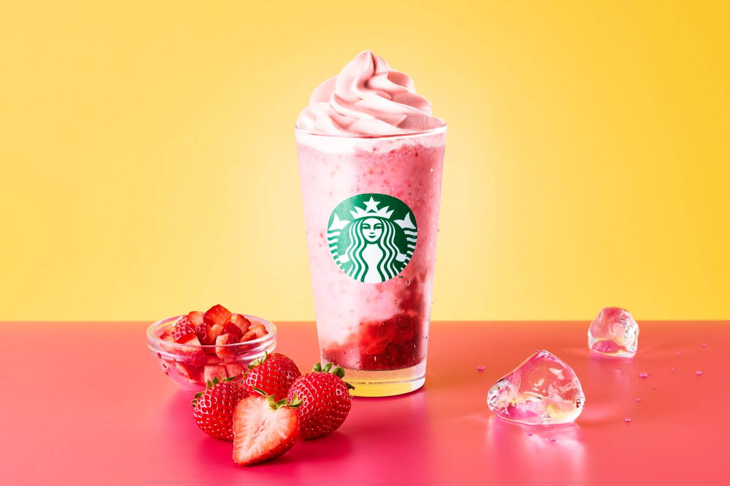 「My フルーツ3 フラペチーノ ストロベリー」トールサイズのみ 持ち帰り 756円、店内利用 770円