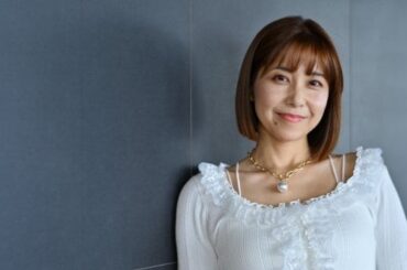 人気絶頂23歳で芸能界引退…プロ野球選手の妻になった元アイドル「主人の活躍にカープと広島市民の運命が…」中條かな子がプロポーズされるまで - プロ野球 - Number Web