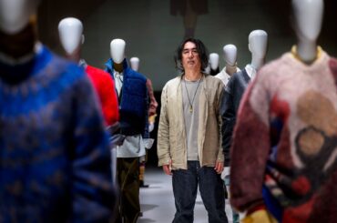 「アートは人類が滅亡しないためのもの」なぜ加藤泉は『千總』『アンテプリマ』と、ファッションとコラボしたのか？ 日々是流行（第11回） | JBpress autograph