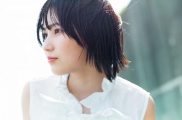 櫻坂46の18歳センター・的野美青、圧倒的存在感のグラビア披露　『週刊少年マガジン』表紙に登場 | | ORICON NEWS