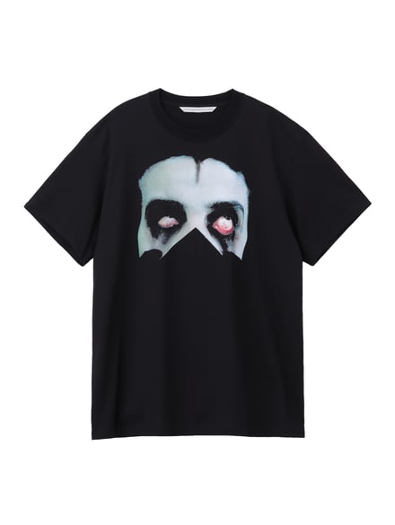 ブラックのTシャツ