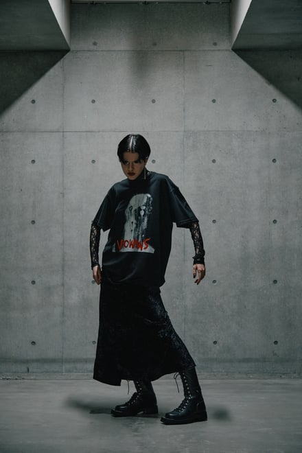 コラボを着用したモデル