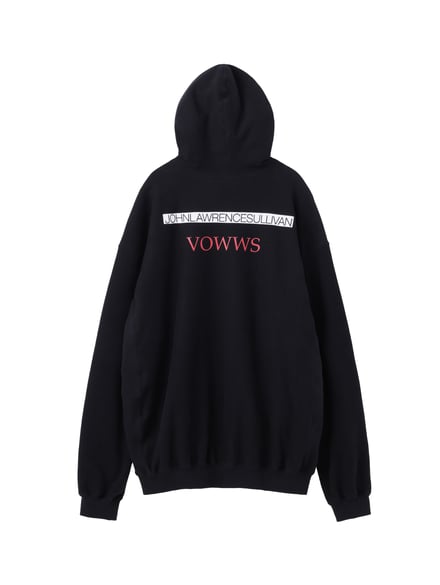 ブラックのフーディー