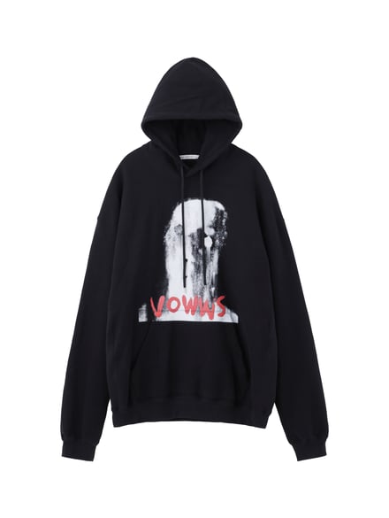 ブラックのフーディー