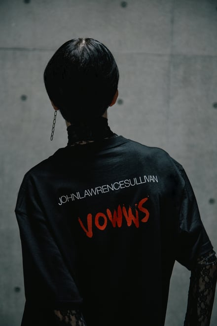 コラボを着用したモデル