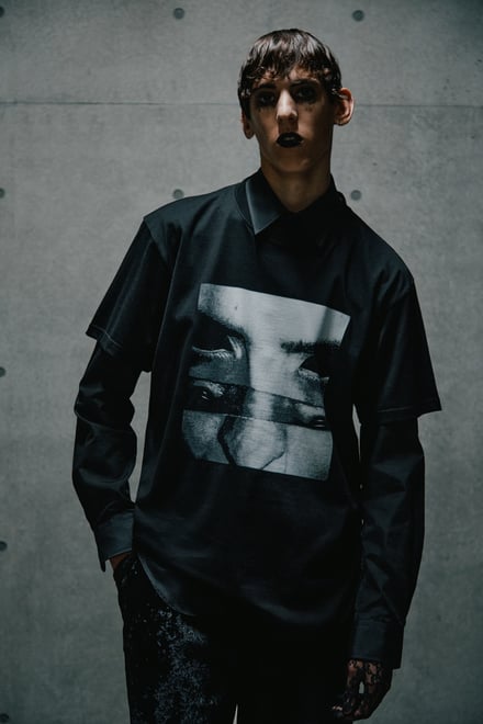 コラボを着用したモデル