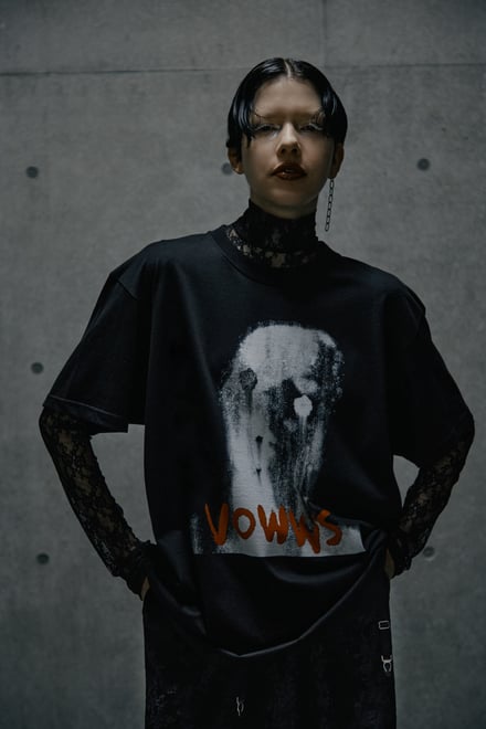 コラボを着用したモデル