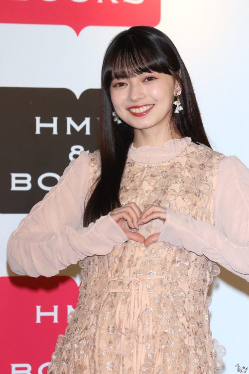 アンジュルム 上國料萌衣が語るアイドルの“素の笑顔”の魅力。卒業直前ラスト写真集で解禁！飾らない美しさにファン歓喜