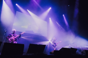 ライブ×アフレコ！『東京喰種FES. -PLAY BACK-』公式イベントレポートが公開！豪華声優陣（花江夏樹、雨宮天、花澤香菜、釘宮理恵、岸尾だいすけ、豊永利行）による生アフレコやTK from 凛として時雨、People In The Box、österreich、Cö shu Nieの4組がスペシャルライブを披露！