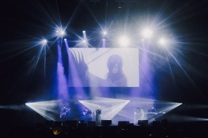 ライブ×アフレコ！『東京喰種FES. -PLAY BACK-』公式イベントレポートが公開！豪華声優陣（花江夏樹、雨宮天、花澤香菜、釘宮理恵、岸尾だいすけ、豊永利行）による生アフレコやTK from 凛として時雨、People In The Box、österreich、Cö shu Nieの4組がスペシャルライブを披露！
