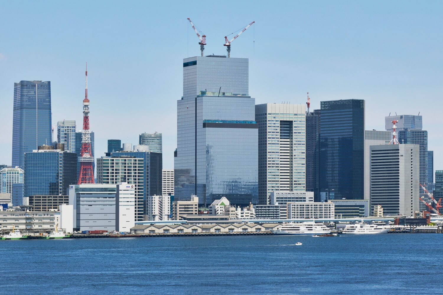 高級ホテル「フェアモント」東京・芝浦で日本初開業、“都会の絶景”広がる客室やインフィニティプール | 写真