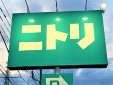 40・50代が似合う“ネイビー”は【ニトリのN+】へ！「推しトップス」