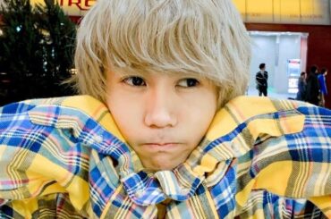 末吉9太郎「笑ってしまった……そして苦しくなった。あの頃の自分すぎて」アイドルオタクを代表するインフルエンサーが“生々しさに”恐怖すら覚えた作品とは | レビュー | Book Bang －ブックバン－