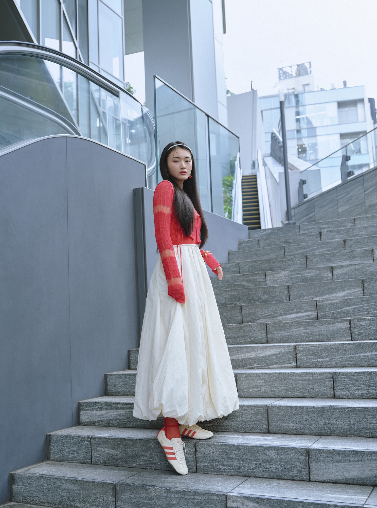 櫻坂46 山﨑天、adidas Originals「TOKYO」を履きこなす