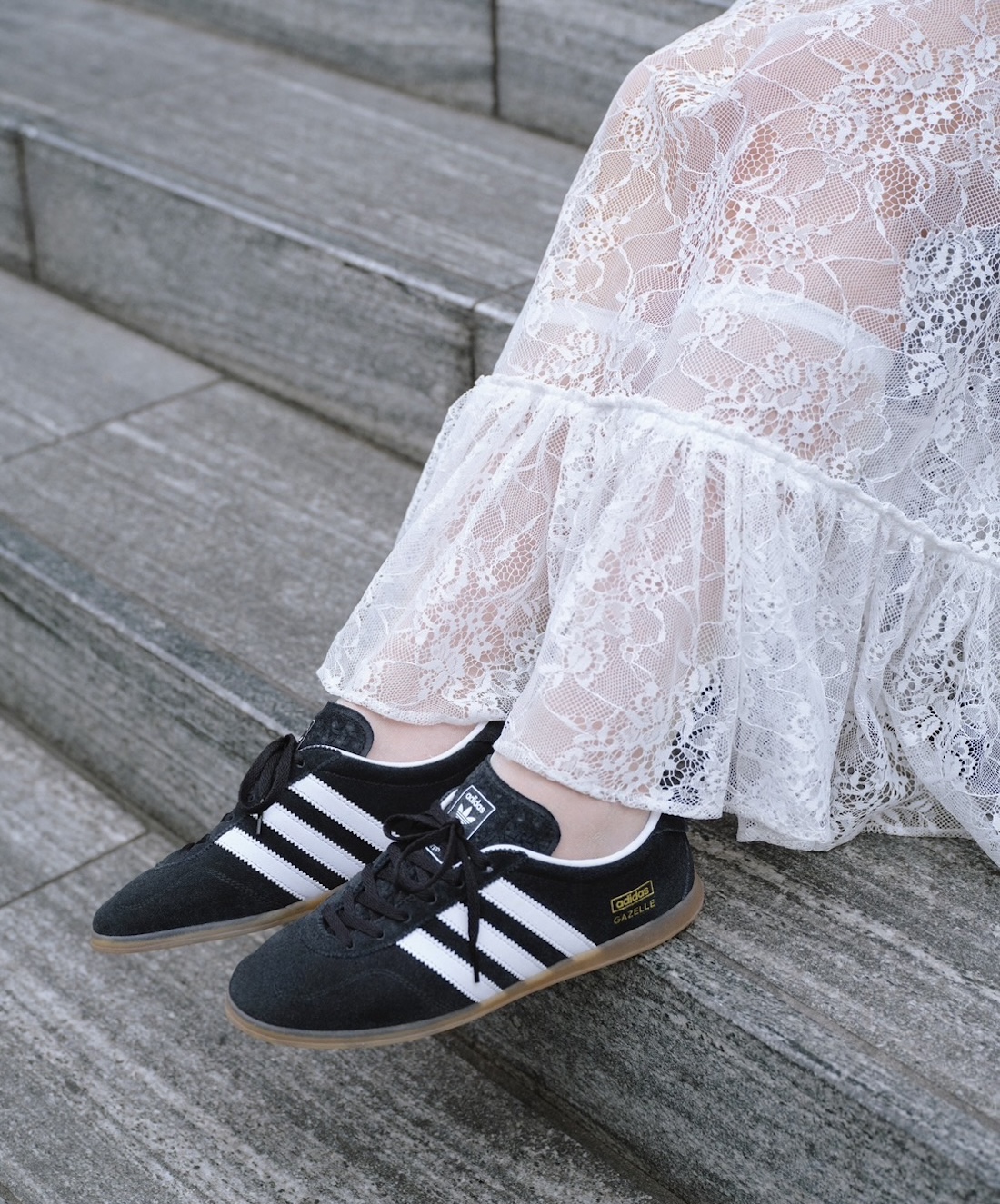 櫻坂46 山﨑天、adidas Originals薄底スニーカー Low-Profileを履きこなす!!