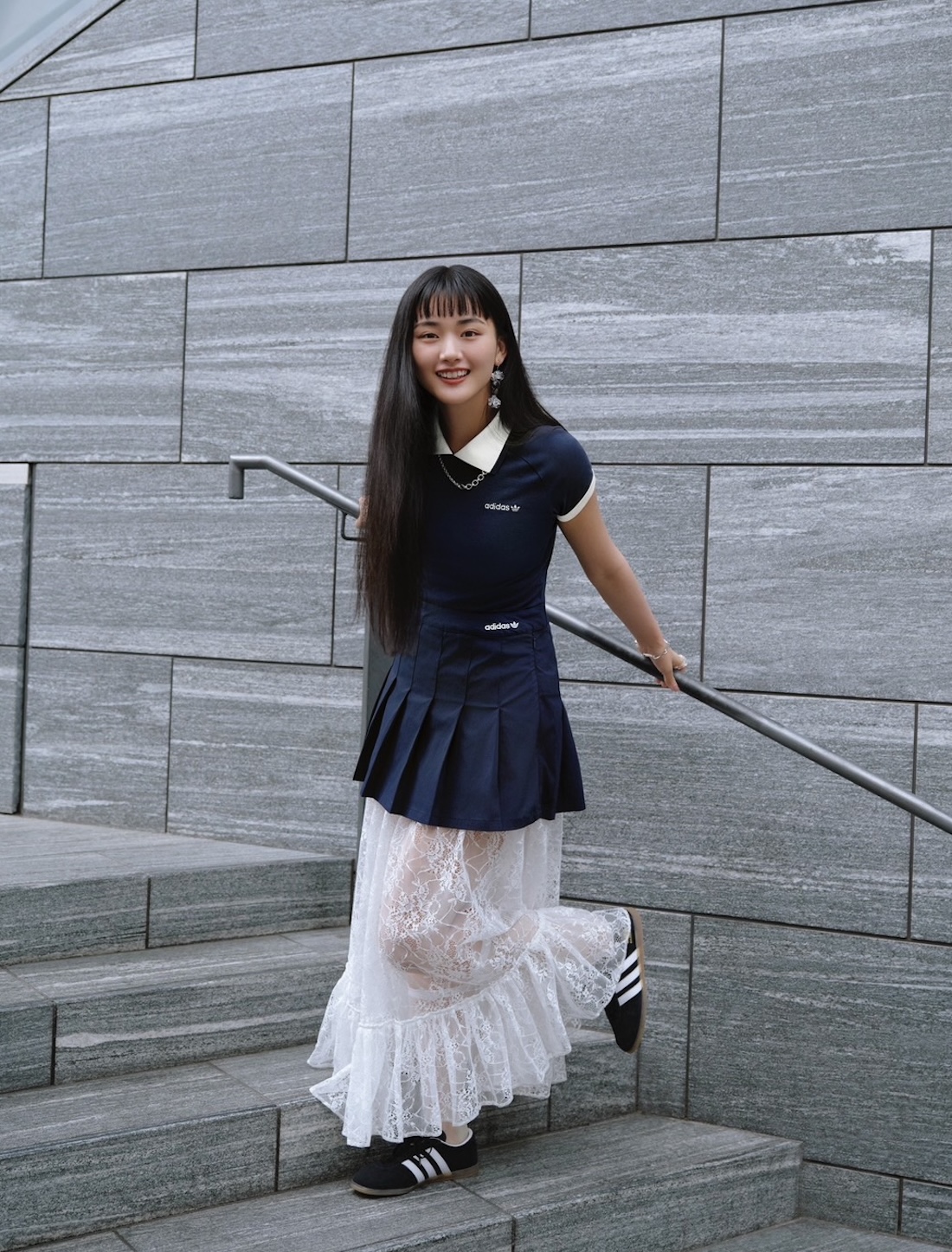 櫻坂46 山﨑天、adidas Originals薄底スニーカー Low-Profileを履きこなす!!