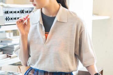 ポロシャツからちらり。Tシャツを覗かせた技ありコーデ【FUDGE 7月号連動企画-エミリーの1ヶ月留学記 | DAY 07】 | FUDGE FRIEND | ファッション