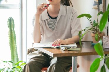 急な猛暑で服に迷ったら！さらっと着られるラミー素材のポロシャツの出番です【FUDGE 7月号連動企画-エミリーの1ヶ月留学記 | DAY 11】 | FUDGE FRIEND | ファッション