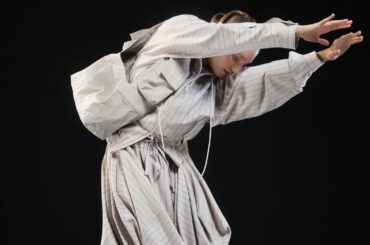 Y-3 2026年春夏コレクション、身体の躍動と変化が繋ぐファッションとスポーツ - ファッションプレス