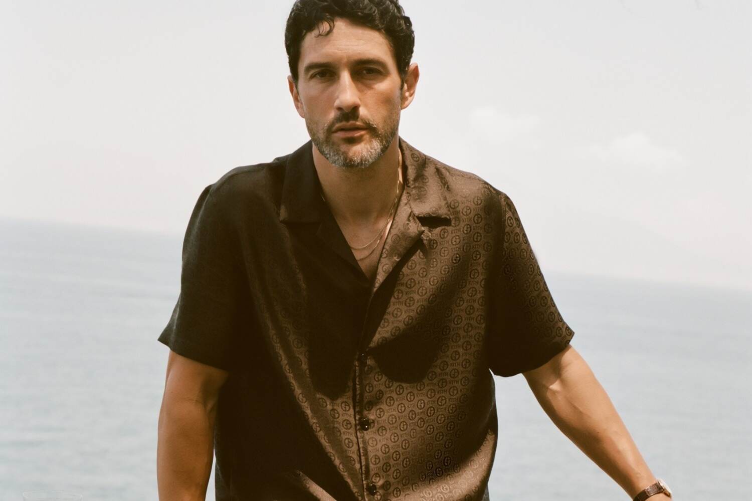 ジョルジオ アルマーニ×Kith“モノグラム柄”セットアップ&ラフィア編み込みバッグ、表参道店限定で – ファッションプレス ジョルジオ アルマーニ×Kith“モノグラム柄”セットアップ&ラフィア編み込みバッグ、表参道店限定で - ファッションプレス