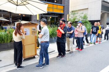 開店→即長蛇の列！１００キロ超え屋台を引く２７歳おにぎり美人の大阪出張販売２日目に密着