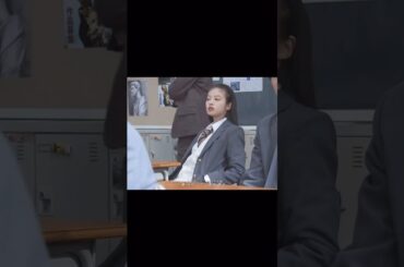 もし、あの教室で出会っていたなら──きっと親友だった。」時代も年齢も違う2人が描く、“すれ違いの青春”。  今田美桜 × 新川優愛、感情に刺さる再現演技が話題に。