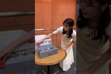 本日の仕掛け！日産のダットサン・ブルーバード、ブルーバード、セドリックのミニカーを走らせました！🚗　#サンデーモーニング  #手作りフリップ　#アナウンサー衣装　【日産の追浜工場について】