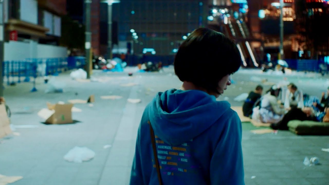 森七菜が新宿・トー横で…おぼつかない足取りが心配/映画『炎上』特報 森七菜が新宿・トー横で…おぼつかない足取りが心配/映画『炎上』特報