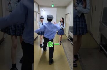 未来の警察の仕事が忙しすぎたwww #shorts