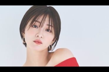 岡崎紗絵　萌え袖カメラ目線ショットにファン興奮「萌え袖は最高です」「小顔すぎてやばい」