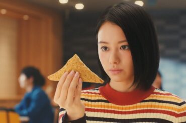山本舞香 マクドナルド 三角チョコパイ キャラメル「このおいしさ悪魔的」篇 TVCM