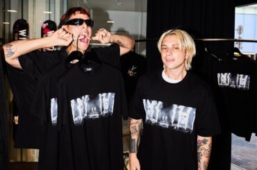 ワイルド サイド ヨウジヤマモト×カトリエル＆パコ・アモロソのコラボTシャツ、ライブの瞬間をプリント - ファッションプレス