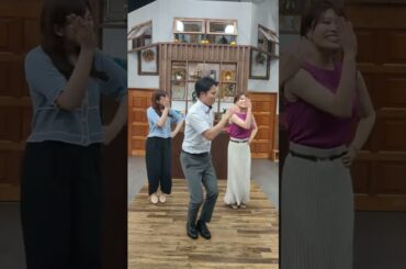 豪快に揺れるベテラン女子アナの乳