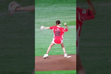 元AKB48篠田麻里子さんによるセレモリアルピッチ▶︎鷹祭SUMMER BOOST2025▶︎福岡ソフトバンクホークス #shorts