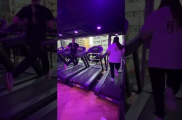 ランニングマシンを走るGirls²小田柚葉ちゃんと隅谷百花ちゃん️🩵💙✨️#ldh #girls2 #ガールズガールズ #小田柚葉 #隅谷百花 #トレーニング #short