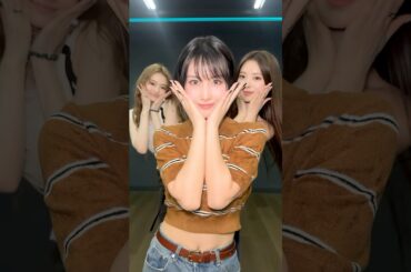 THIS IS FOR #ANNA & #ELLA #TWICE #트와이스 #THISISFOR #MOMO #모모 #MEOVV #미야오 #안나 #엘라