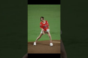 2025-07-26 篠田麻里子さん始球式(ファーストピッチ)@paypayドーム　ホークスvsバッファローズ戦