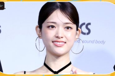 松村沙友理、黒のキャミワンピで美デコルテ披露　「スニーカーベストドレッサー賞」受賞