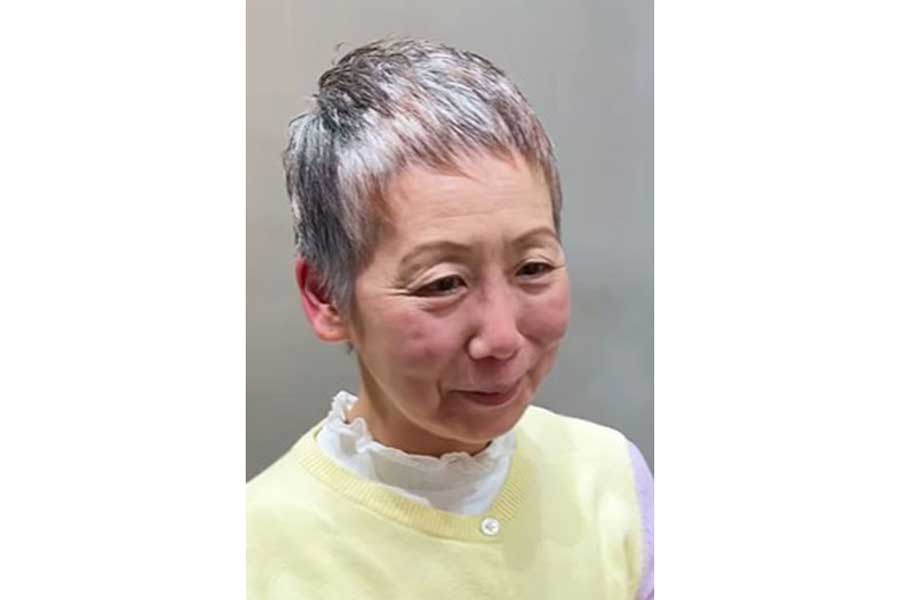 白髪を生かした、素敵なベリーショートヘアに大変身（スクリーンショット）