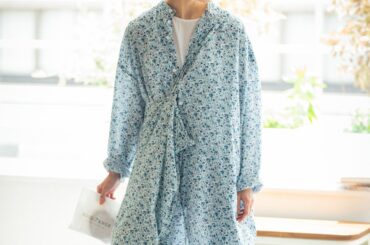 暑い夏は軽やかなオールインワンが着たい！大人も挑戦できる小花柄はこんな【FUDGE FRIEND おしゃれさんの毎日コーディネート vol.556｜田中真里奈】 | FUDGE FRIEND | ファッション