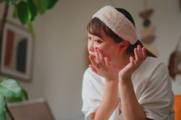 自己肯定感とスキンケアの関係性に関する調査。アイブリッジ社の調査で、購入時に重視するポイント（価格）やケアの種類に差があることが判明 | TABI LABO