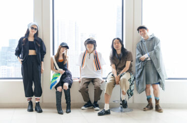 フジロックの“新定番ファッション”に！ セントチヒロ・チッチ×崎山蒼志がまとう「コンビニエンスウェア」進化と魅力 | J-WAVE NEWS